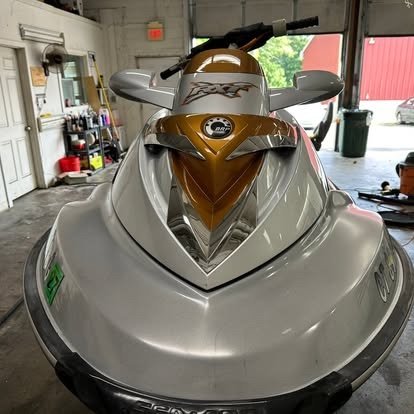 Gloss finish on a personal watercraft Tony detailed